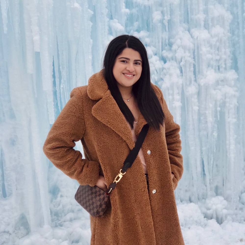 Meet your Posher, Alexandra